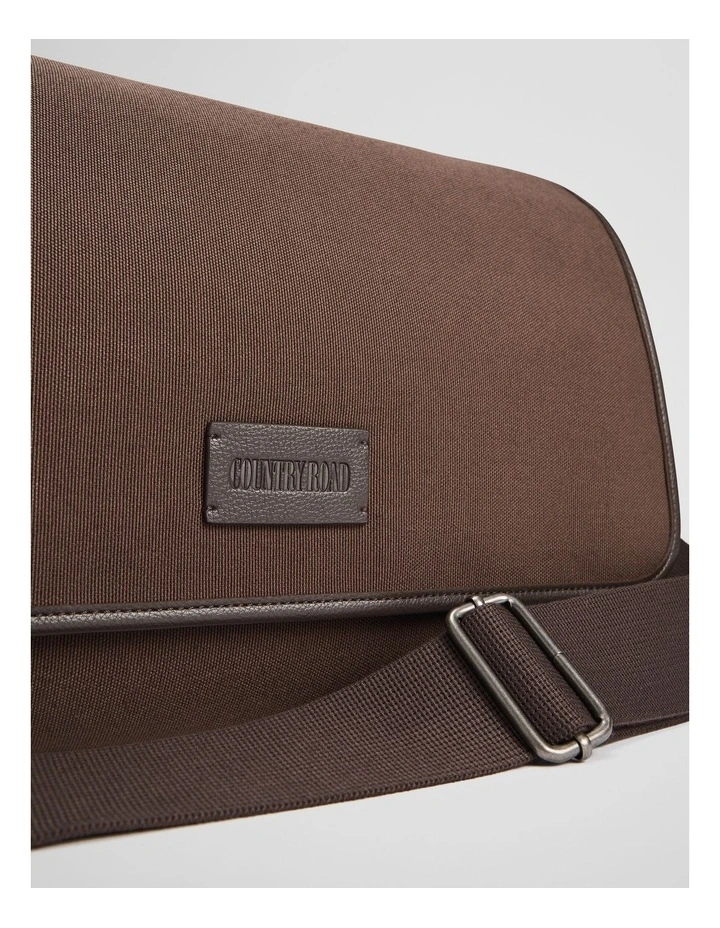 Hudson Messenger in Bark image 3