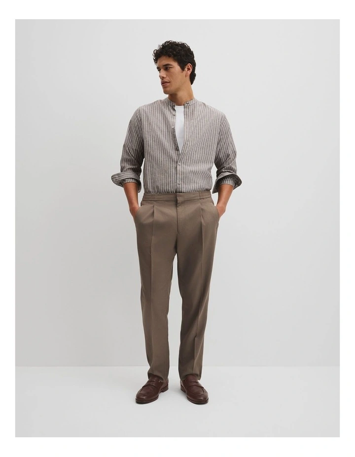 Regular Fit Cotton Linen Standard Collar Shirt in Fudge image 4