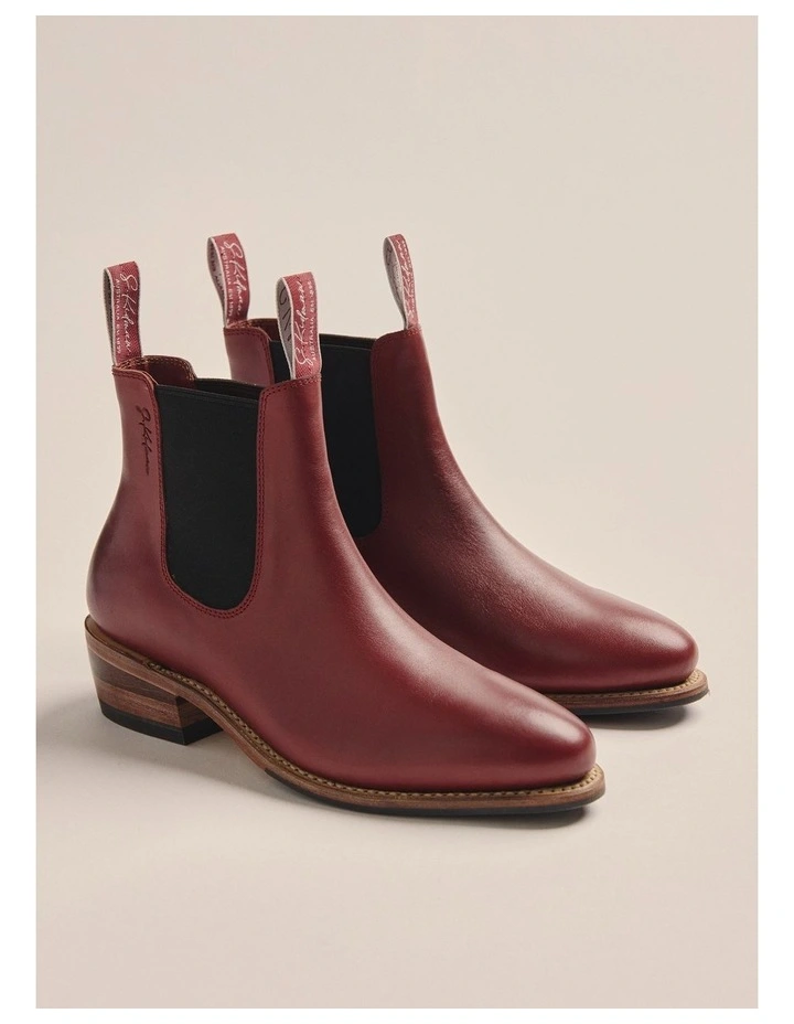 Helen Boot in Pilbra Red K0015 PRED image 2