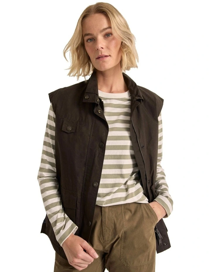 Light Weight Jumbuck Vest in Heriatge Brown image 1