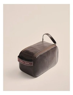Linton Toiletry Bag in Cocoa