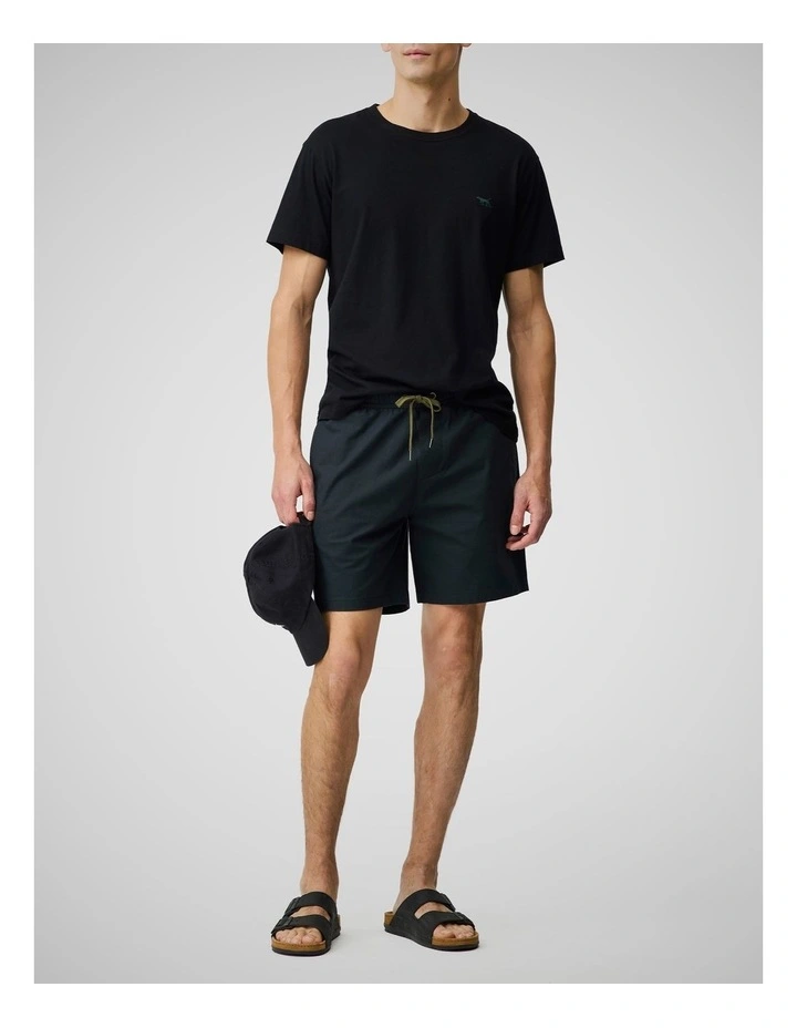 Resort Shorts 7 Inch in Coal image 2