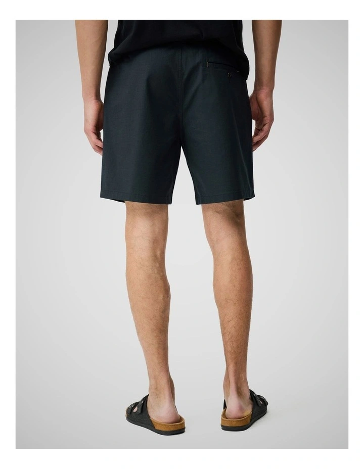 Resort Shorts 7 Inch in Coal image 3