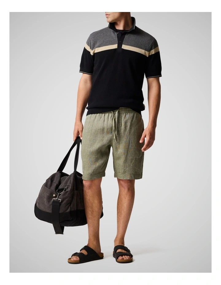 Linen 9" Resort Short in Kelp image 2