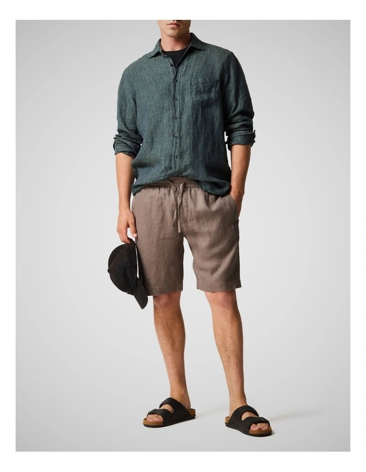 Linen 9 inch Resort Short in Driftwood image 2