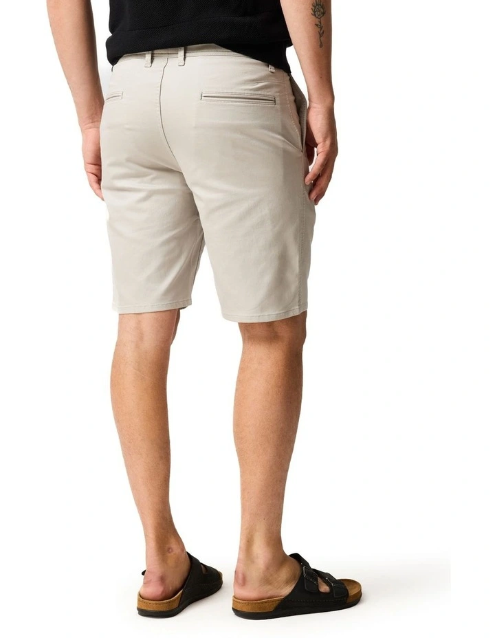 Tongariro Sports Fit 9 Short in Sand image 3