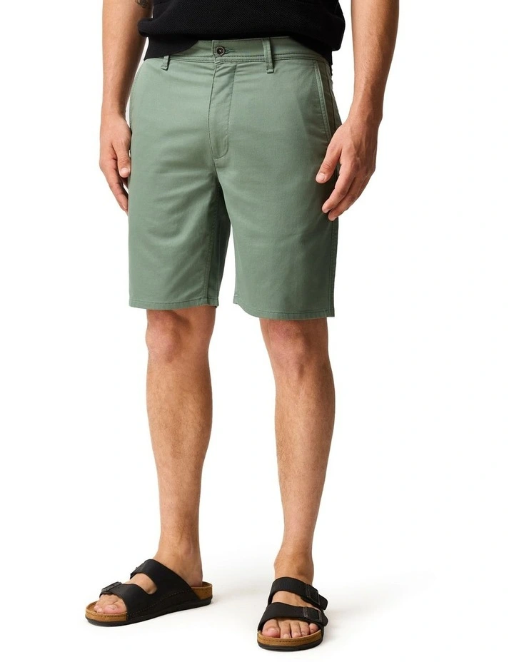 Tongariro Sports Fit 9 Short in Evergreen image 1