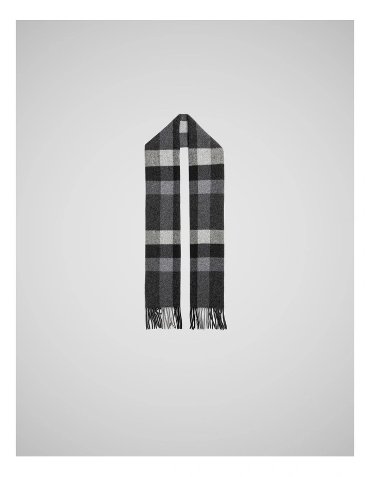 Jervois Road Scarf in Nero image 2