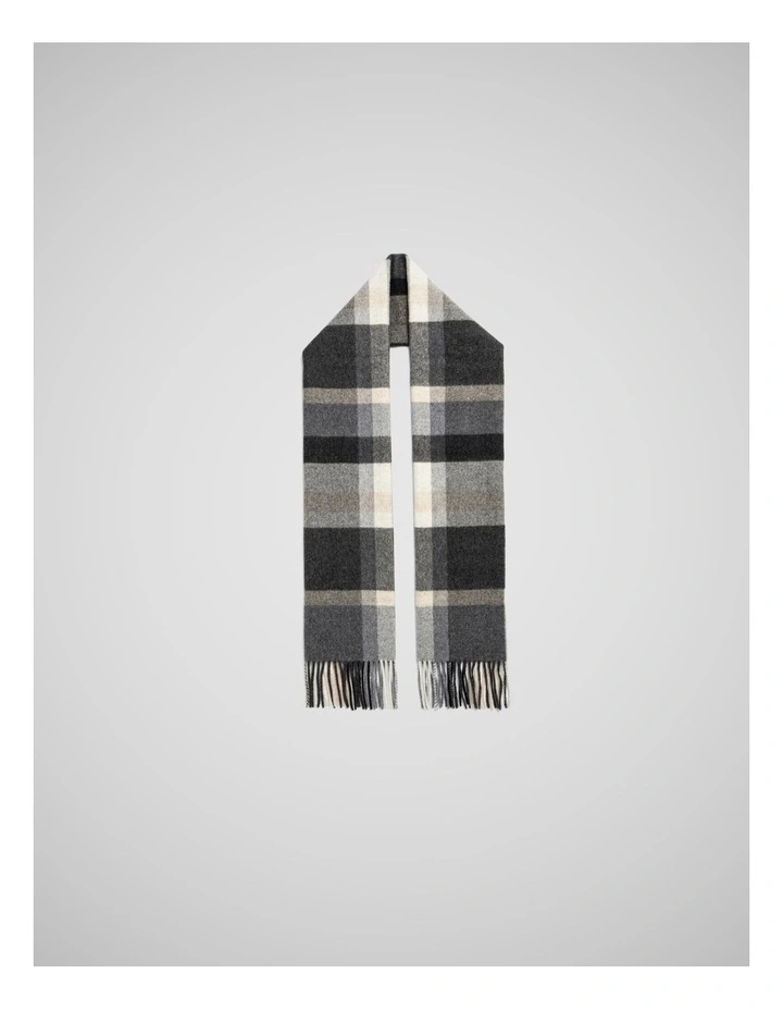 Jed Valley Scarf in Grigio image 2