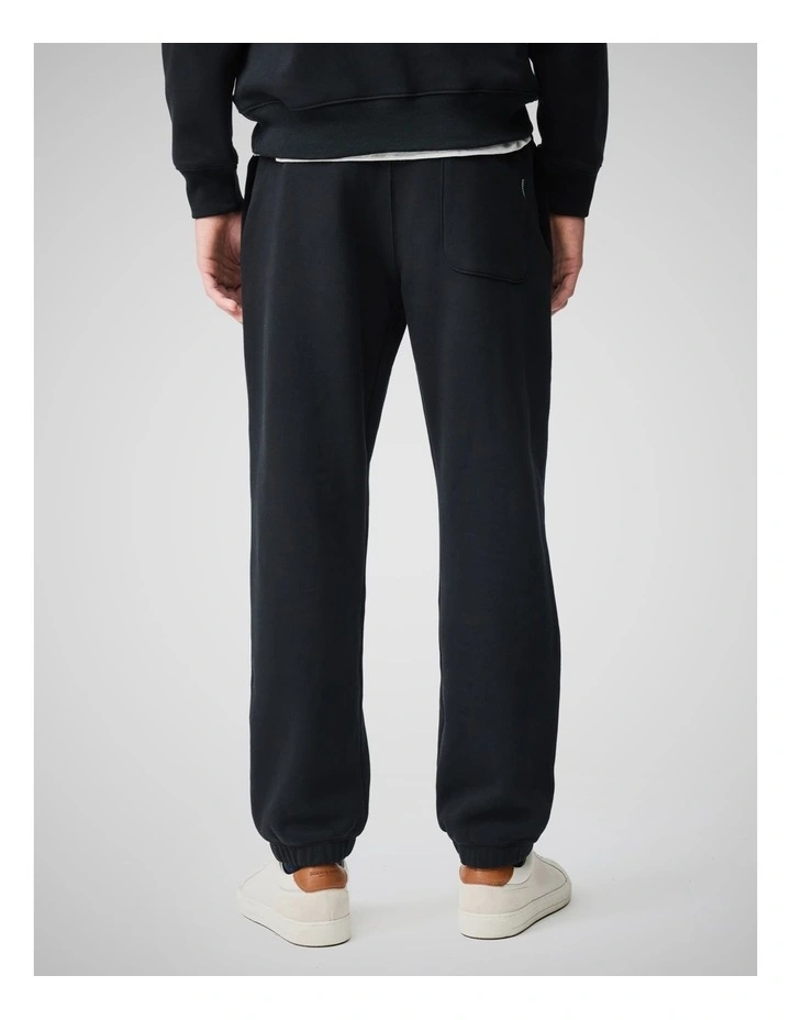 Otago Track Pant in Noir image 3