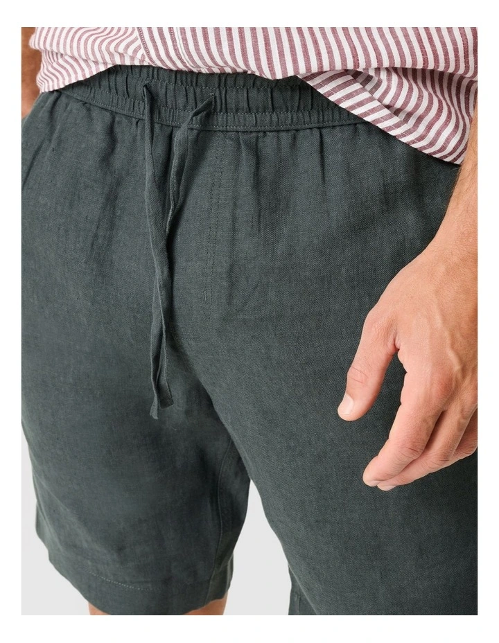 Linen 9 Resort Short in Thunder image 6
