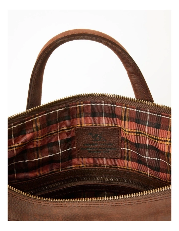 1946 Large Weekender in Rust image 4