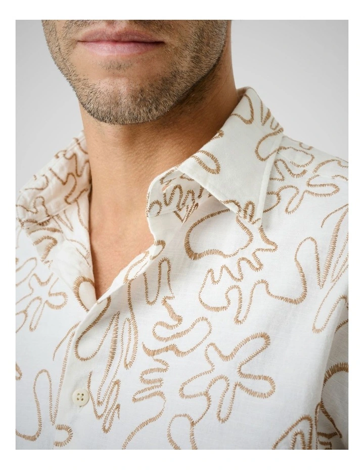 Mackay Point Short Sleeve Shirt in Dune image 6