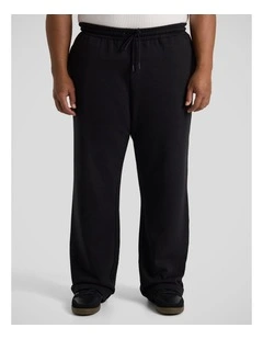Essential Straight Track Pant in Black