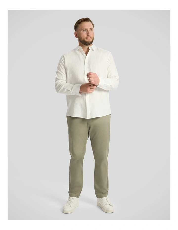 Ledger Stretch Chino in Moss image 4