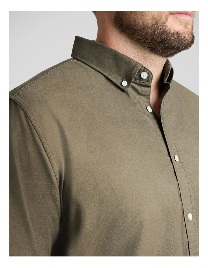 Classic Oxford Shirt in Khaki image 3