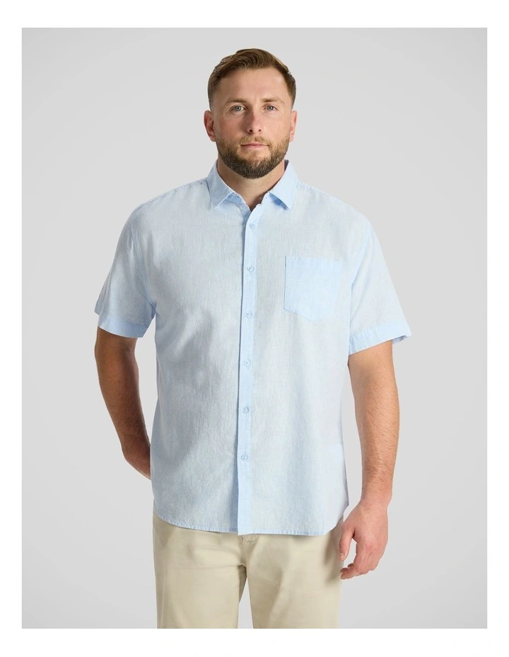 Solomon Linen Shirt in Sky image 1