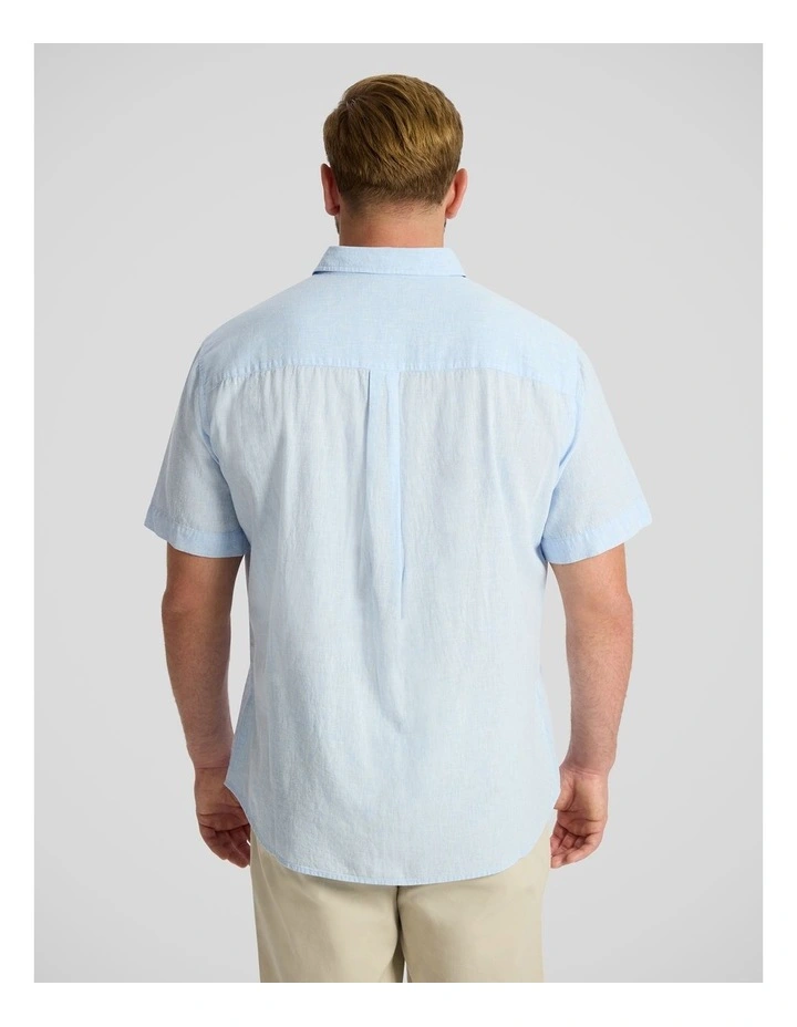 Solomon Linen Shirt in Sky image 2