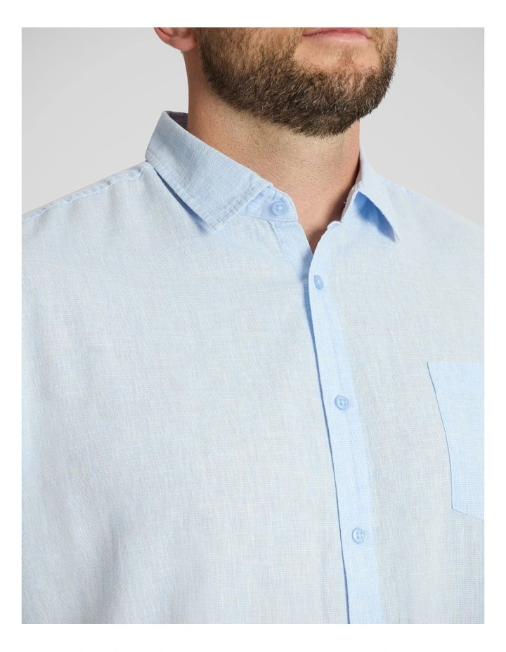 Solomon Linen Shirt in Sky image 3