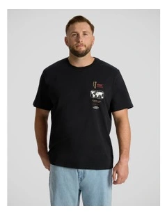 Chest Print Crew Neck Tee in Black