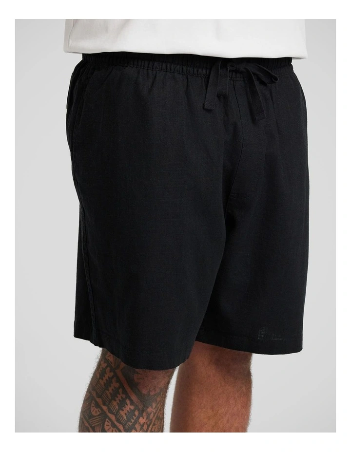 Shoreline Linen Short in Black image 3
