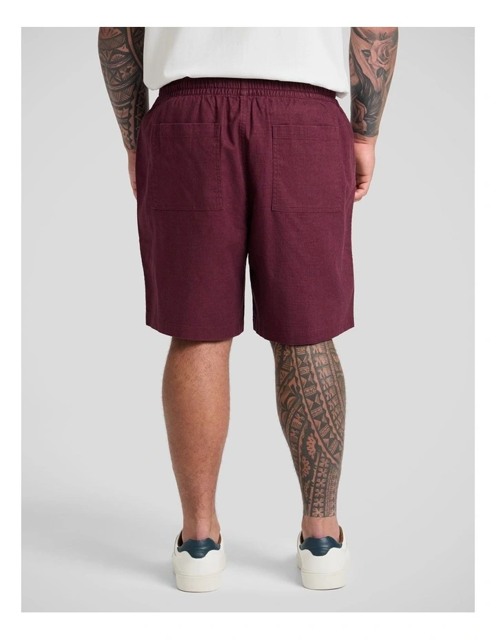 Shoreline Linen Short in Burgundy image 2