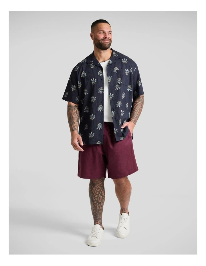 Shoreline Linen Short in Burgundy image 4