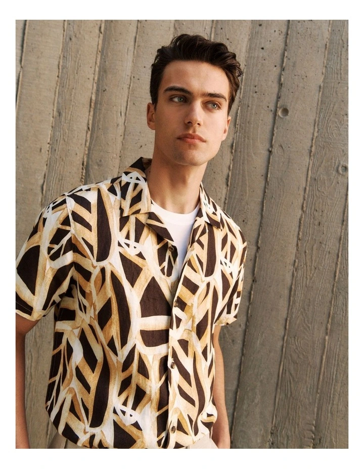 Graphic Leaf Linen Short Sleeve Shirt in Bitter Chocolate image 2