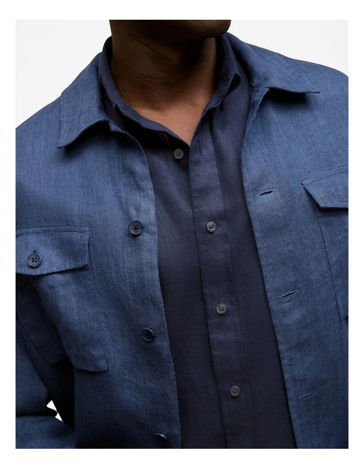 Linen Overshirt in Navy image 4