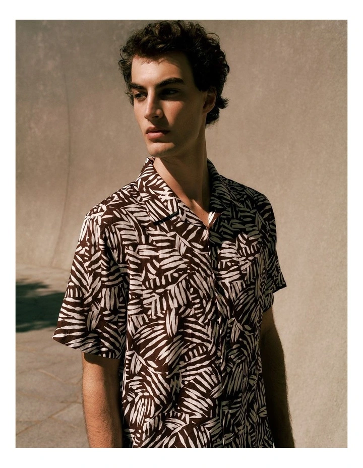 Etch Linen Camp Shirt in Deep Red image 2