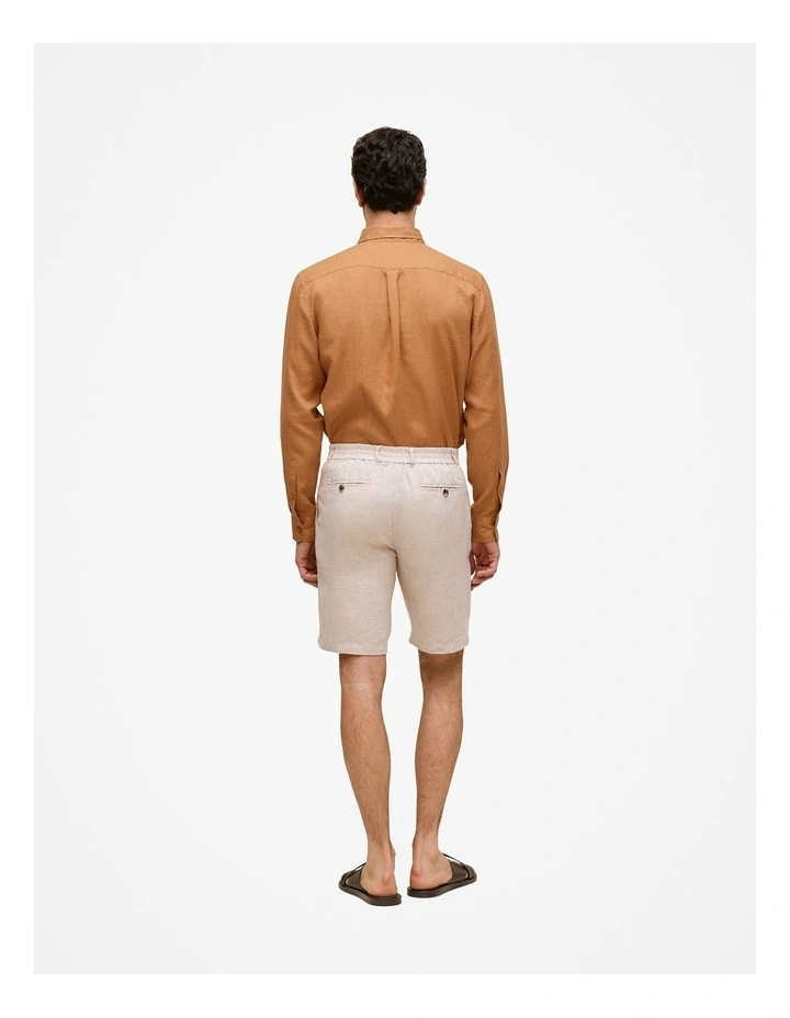 Linen Tailored Relaxed Short in Flax image 4