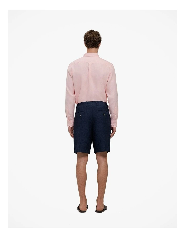 Yarn Dyed Linen Relaxed Short in Navy image 4
