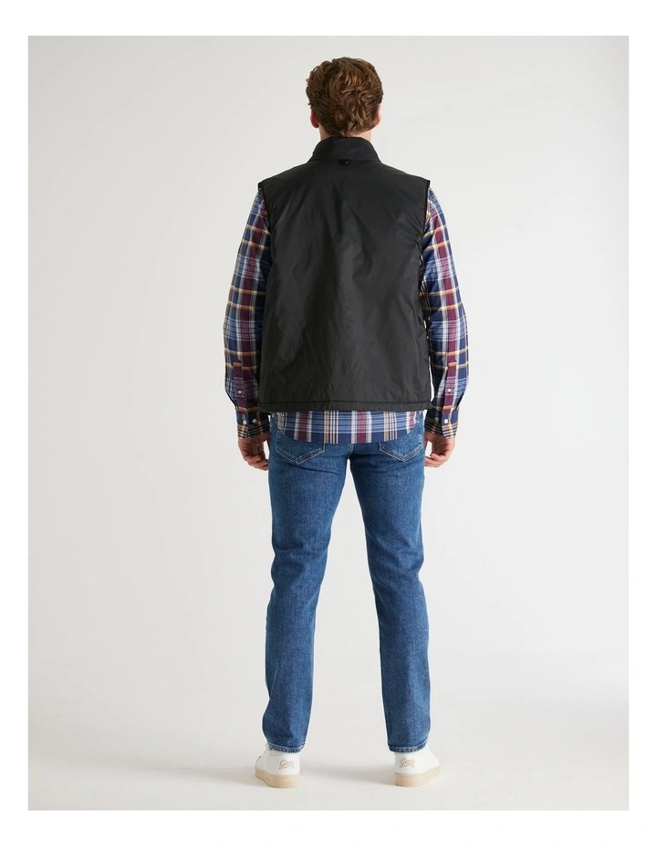 Light Insulated Vest in Black image 2