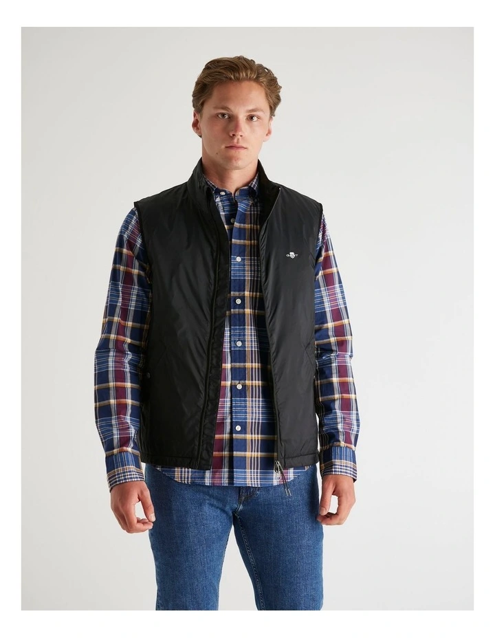 Light Insulated Vest in Black image 4