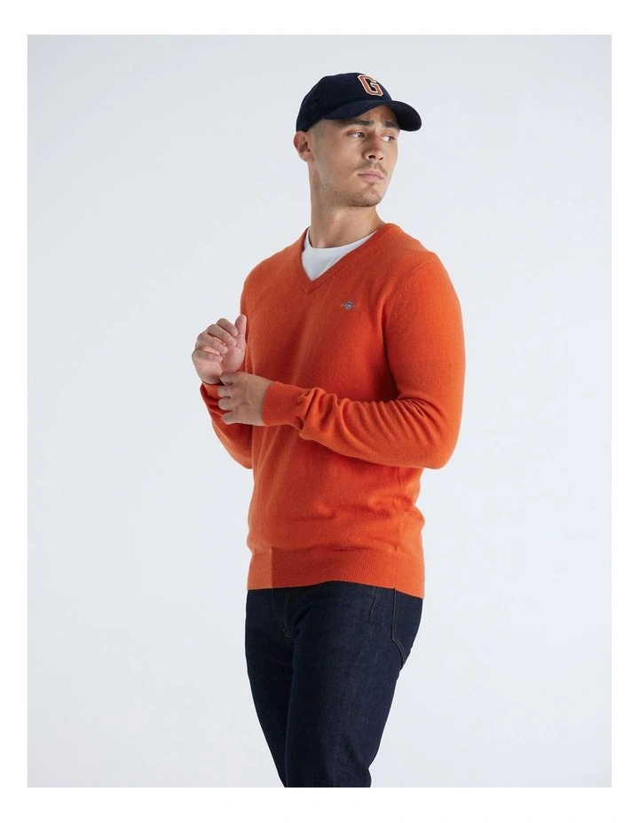 Extrafine Lambswool V-Neck in Deep Orange image 3