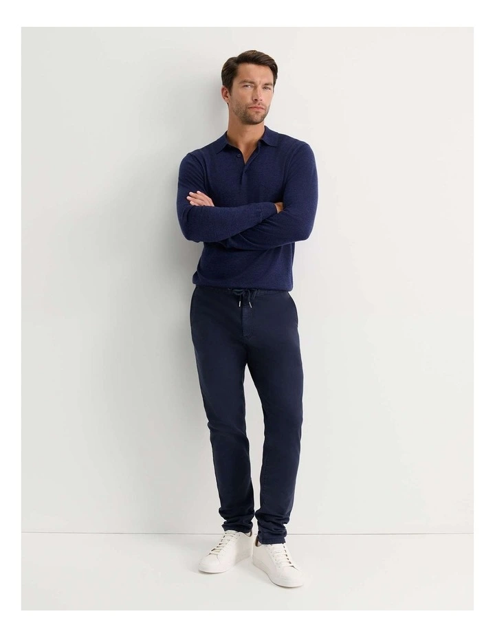 Roger Jogger in Navy image 2