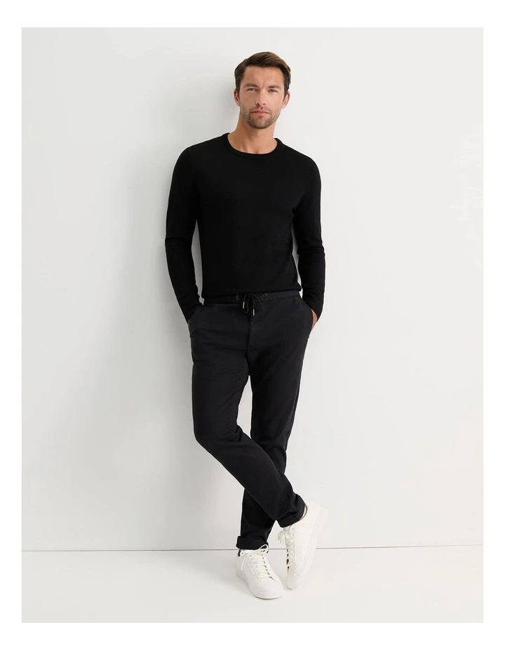 Roger Jogger in Black image 2