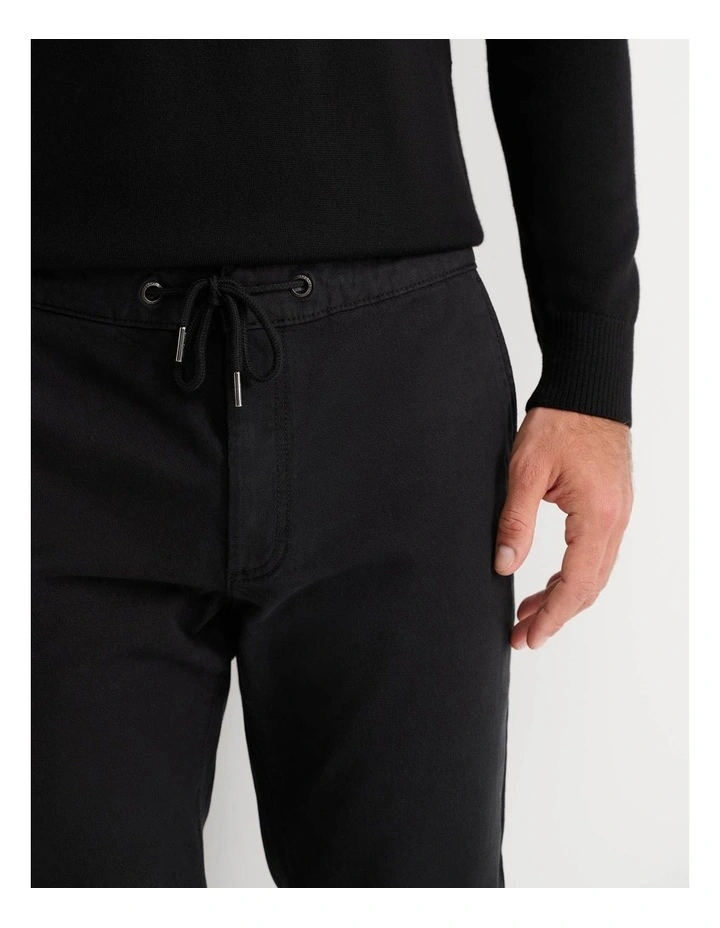Roger Jogger in Black image 5