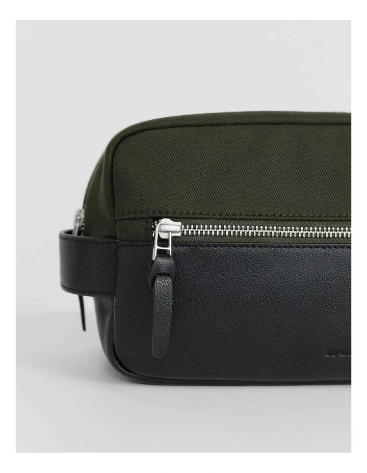 Howard Wash Bag image 3