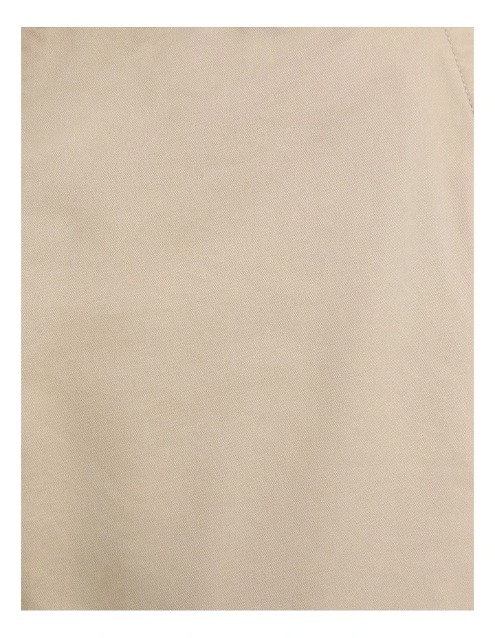 Relaxed Classic Shorts in Beige image 6