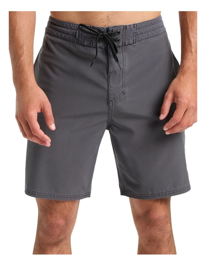 Surfsilk Boardshorts 18 Inch in Black image 1