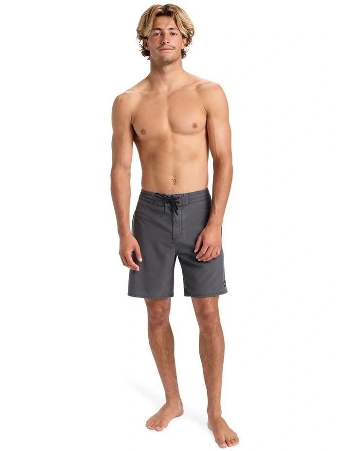 Surfsilk Boardshorts 18 Inch in Black image 5