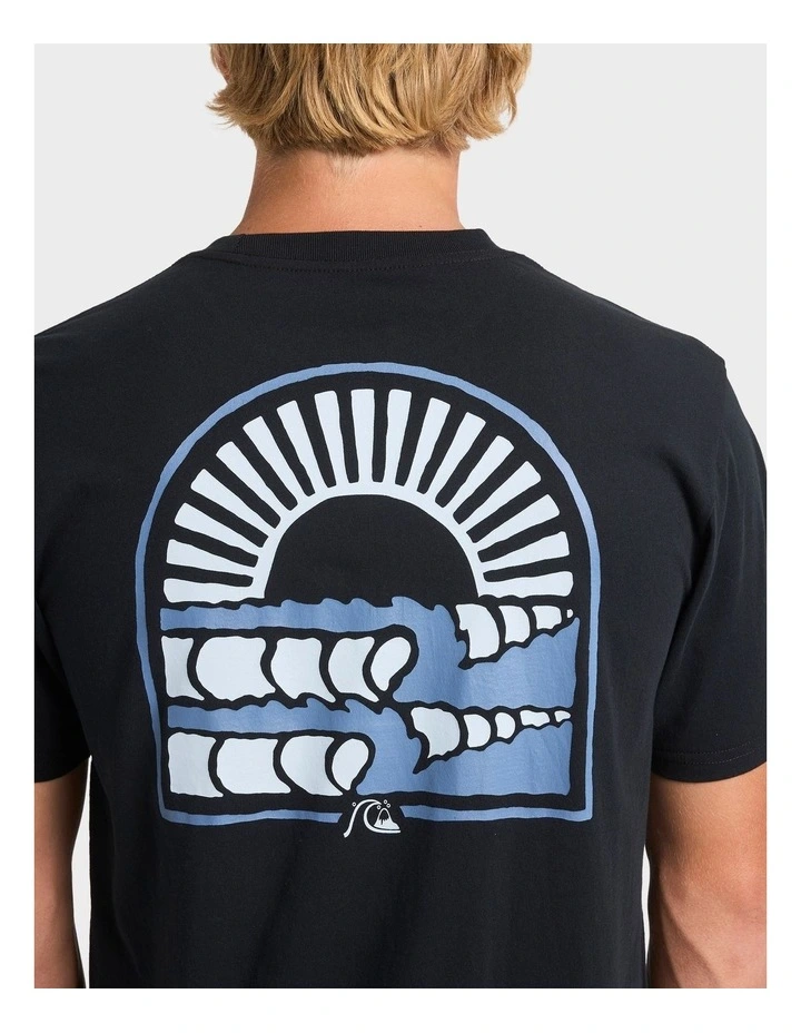 Sunset Arc Wave T-Shirt in Black image 4