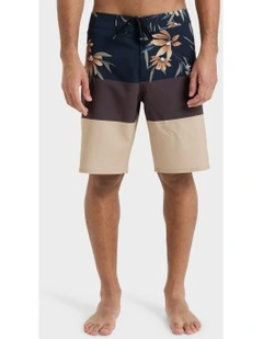 Surfsilk Straight 18 Boardshorts in Black
