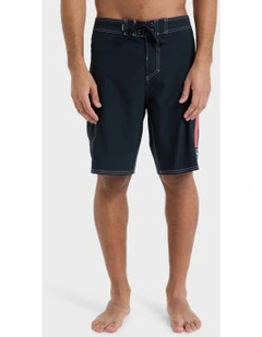 Interconnect 18 Boardshorts in Black