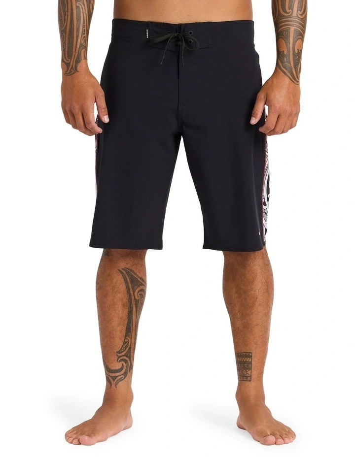 Takarangi Boardshorts 20" in Black image 1