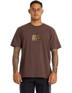 Takarangi T-shirt in Chocolate