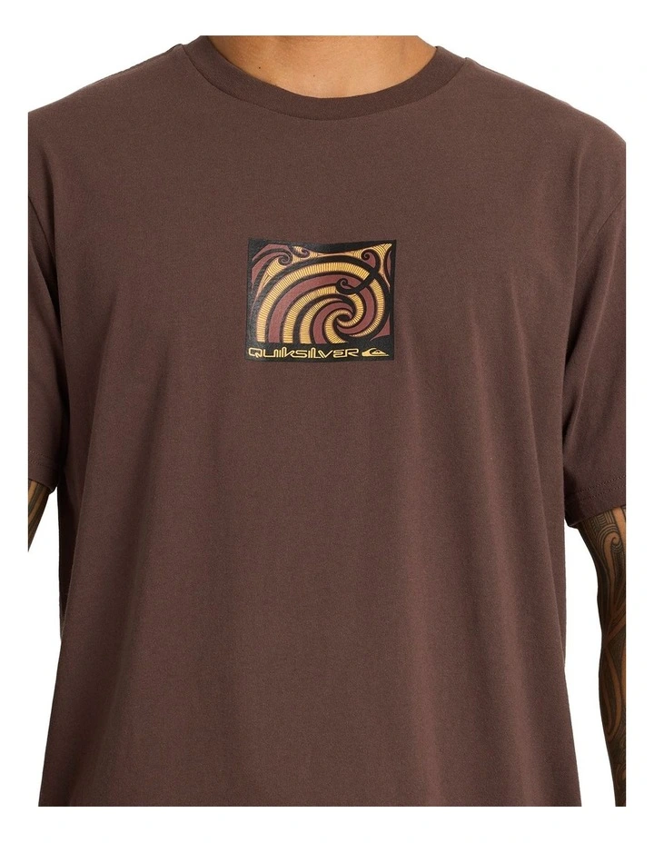 Takarangi T-shirt in Chocolate image 4