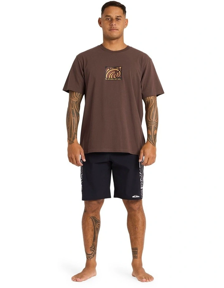 Takarangi T-shirt in Chocolate image 5