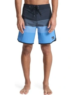 Surfsilk Scallop 18 Boardshorts Black Tijuana